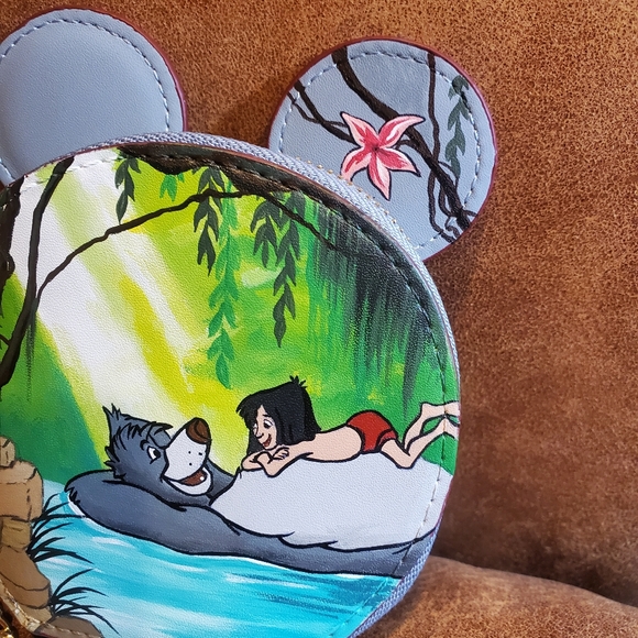 HAND PAINTED Mouse shaped coin purse clutch!!! - Picture 2 of 6